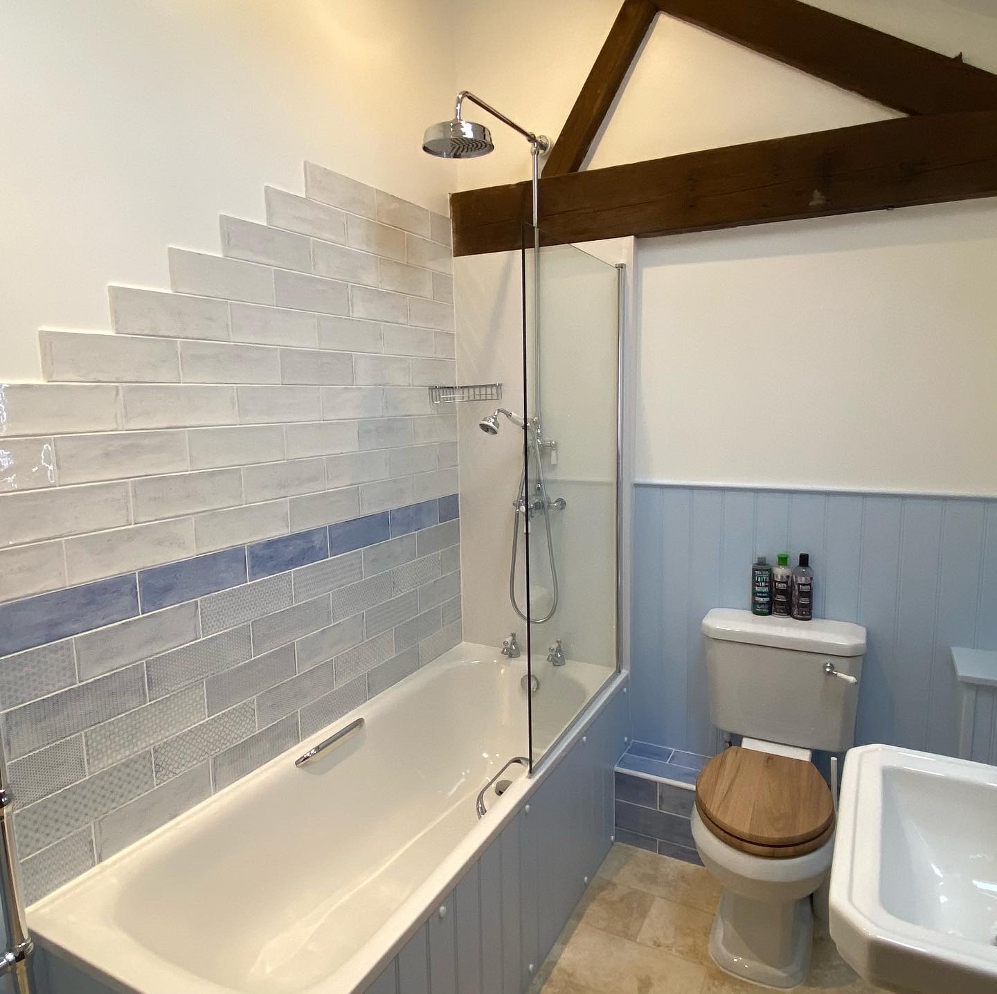 Waterperry-Bathroom2